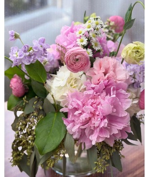 Loving pinks Floral arrangement 