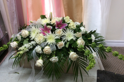 S-CS5 Lovingly remembered Casket spray