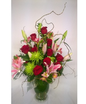 Lovley rose and lily mix Mixed arrangement