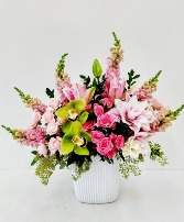 LUCIOUS PINK Vase Arrangement