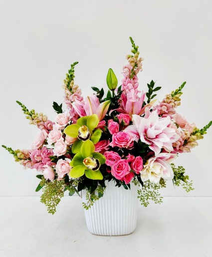 LUCIOUS PINK Vase Arrangement