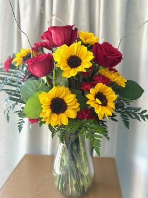LUCKY LADY FLOWER ARRANGEMENT