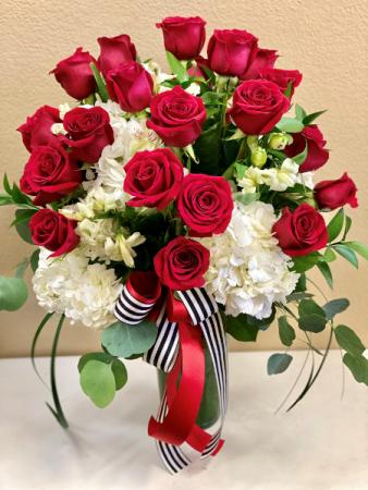 Lush and Lavish Roses Arrangement of Flowers in Riverside, CA | Willow Branch Florist of Riverside