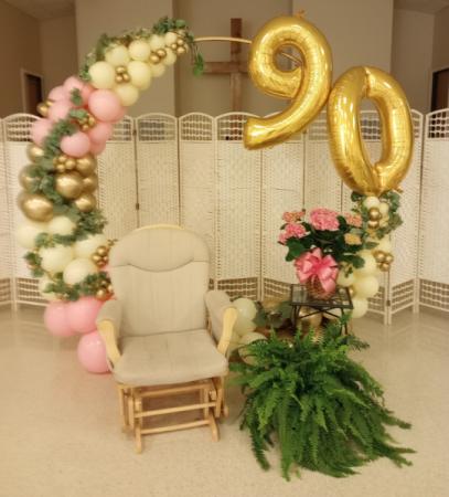 Luxurious Organic Circle Arch Balloons