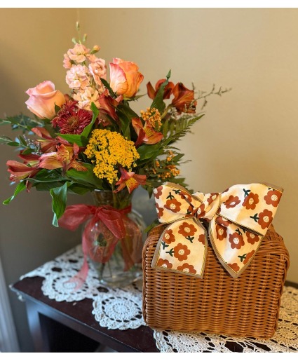 LUXURY RATTAN SPA BOX COMBO Florals with Spa Gift Box