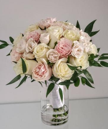 Luxury Pastel Rose Bouquet V21-827 Flower Arrangement Bouquet in San Juan, PR | ELIKONIA FLOWERS