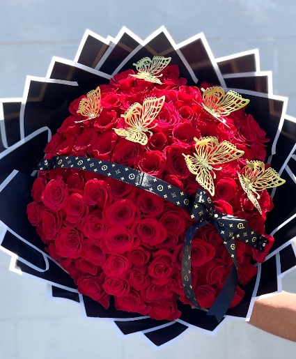 Lv Rose bouquet  