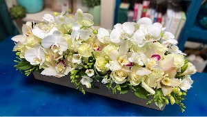 Madame X Luxury | Modern Flowers