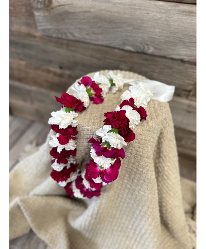 Magenta Dream Graduation Lei