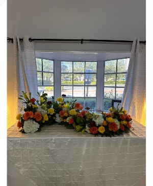 Majestic arrangement for photo and guest book 
