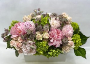 make me blush  long centerpiece