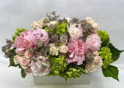 make me blush  long centerpiece