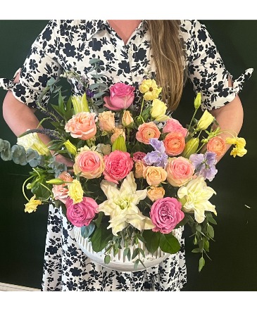 Wonder Garden Luxe Basket in Winchendon, MA | Ruschioni’s Flowers and Gifts