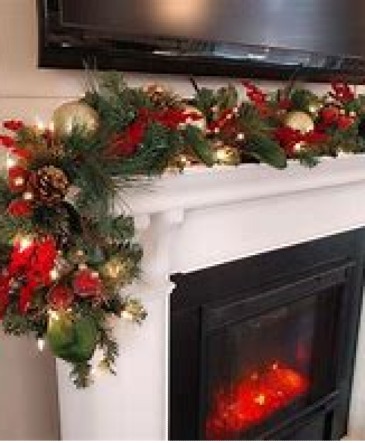 Mantle Piece Christmas in East Hartford, CT | EDEN'S FLORIST