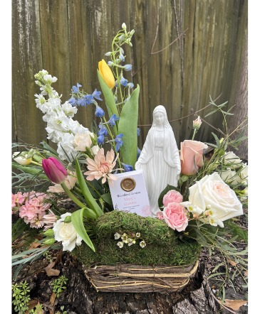 Mary's Garden  in Eunice, LA | PETALS & POTS, LLC