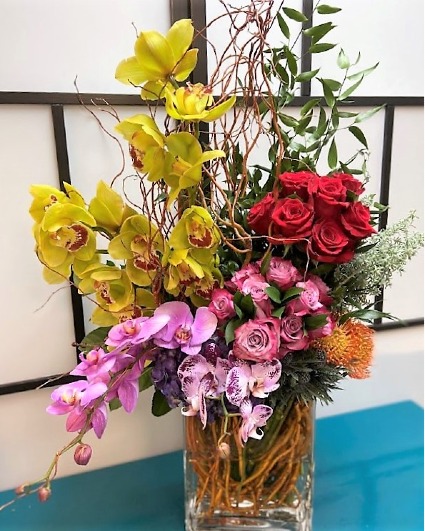 Mata Hari Yacht Club Tropical Centerpiece