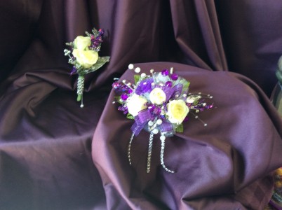 MATCHING WRIST CORSAGE & BOUT Corsage & BOUT