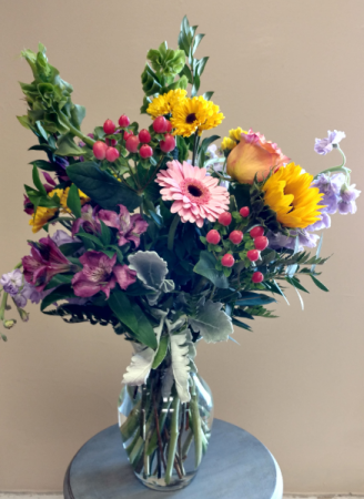 Medium Mixed Flower Vase .