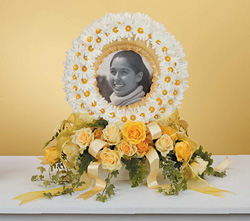 MEMORIES WREATH & FLOWERS ARRANGEMENT 