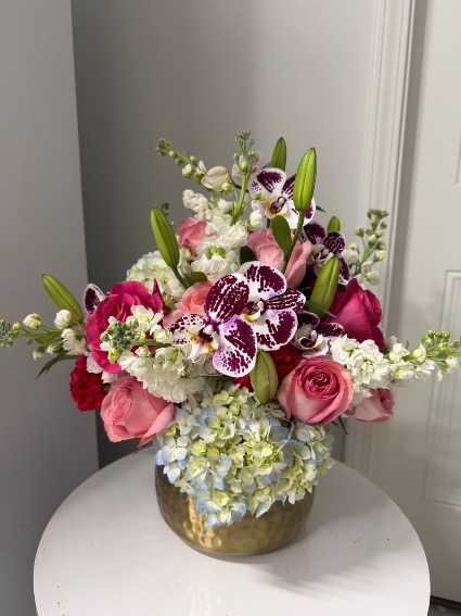 Mia Bouquet . white box Bouquet flowers