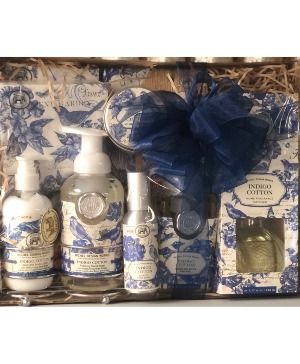 MICHEL DESIGN WORKS CARE PACKAGE