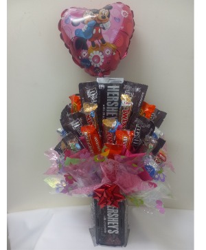 Mickey & Minnie hersheys candy bouquet 