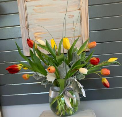 Middle Street Morning Vase Arrangement