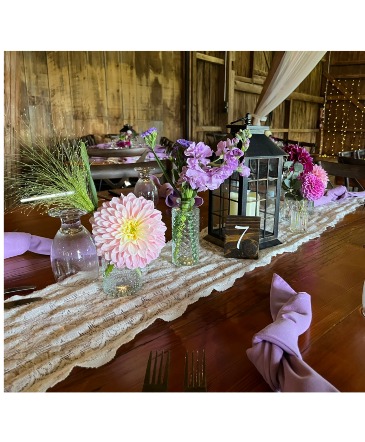 Mini Vase Table Centerpiece in Medina, NY | CREEKSIDE FLORAL AND DESIGN