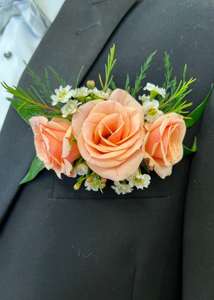 B19-13  Miniature Rose Pocket Boutonniere