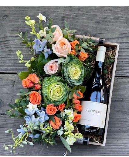 MIXED ARRANGEMENT WITH WINE 