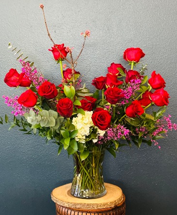Modern 2 Dozen Arrangement in Astoria, OR | BLOOMIN CRAZY FLORAL