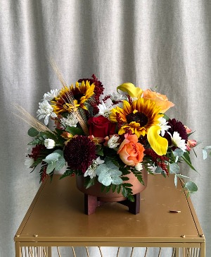 MODERN COPPER POT FLOWER ARRANGEMENT