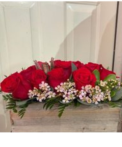 Roses in wooden box roses, 6 or 12 with filler flowers