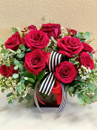 Modern Romance Compact Dozen Rose Arrangement