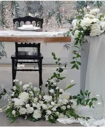 Modern Sweetheart Table Head Table in Edmonton, AB | PETALS ON THE TRAIL