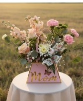 MOM PURSE Mixed Fresh Arrangement