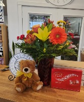 Mommas Baby Love Vase Chocolates Bear