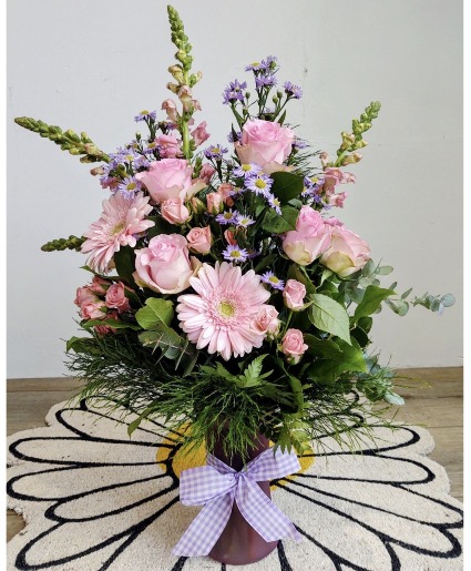 Mommy Need's A Minute Fresh Arrangement