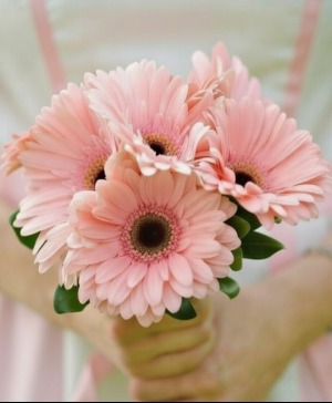 Pink Purity Handheld Bouquet