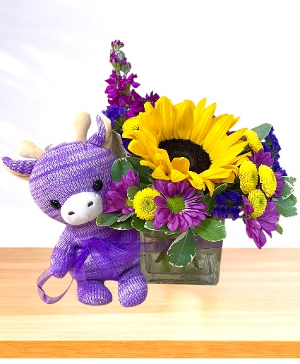 Moo & Bloom Vase Arrangement