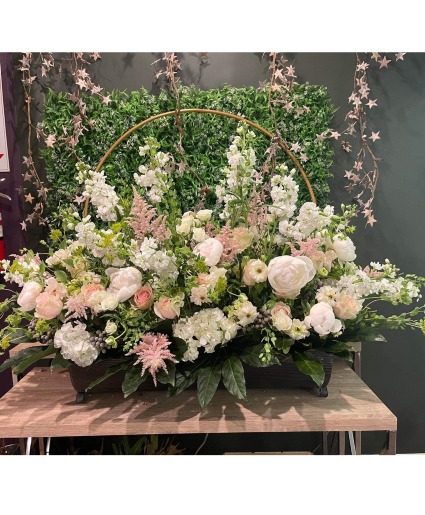 More Than A Thousand Words Super Premium Box Arrangement