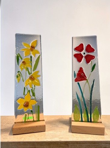 Mosaic Glass Flowers with Stand  in Yankton, SD | Pied Piper Flowers & Gifts