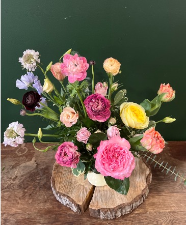 Art in Flowers  in Winchendon, MA | Ruschioni’s Flowers and Gifts