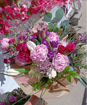 Mother's Day Bouquet Designer's Choice in Glastonbury, CT | THE FLOWER DISTRICT