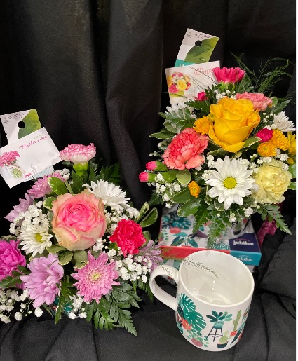 Bright blooms Mug Arrangement