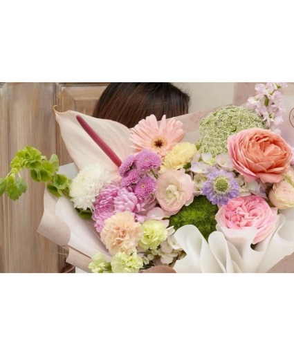 WRAPPED BOUQUET PREMIUM DESIGNER'S CH 