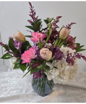 Mother's Love Bouquet Fresh Flowers in Blue Glass Vase(Flower Colors subject to Change)