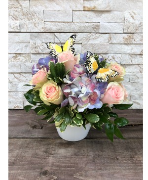 Mothers Touch Table Arrangement