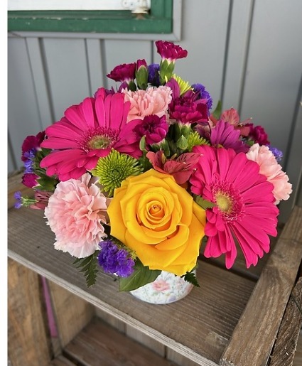 Mug of Pretty Arrangement in Ceramic Mug