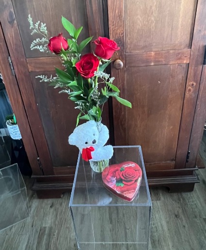 Teddy bear love Holiday arrangement